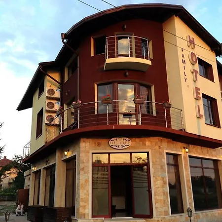 Hi-life Family Szálloda Novi Iszkar